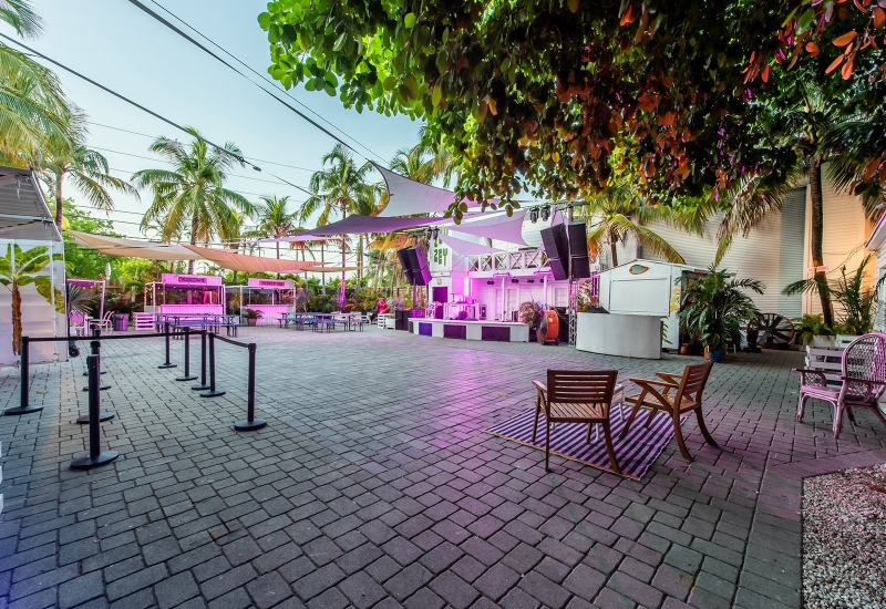 Eats & Beats hosted by Mr. Eats 305